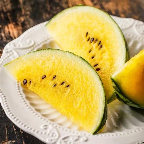 大理吃瓜摆摊视频,感受地道市井生活